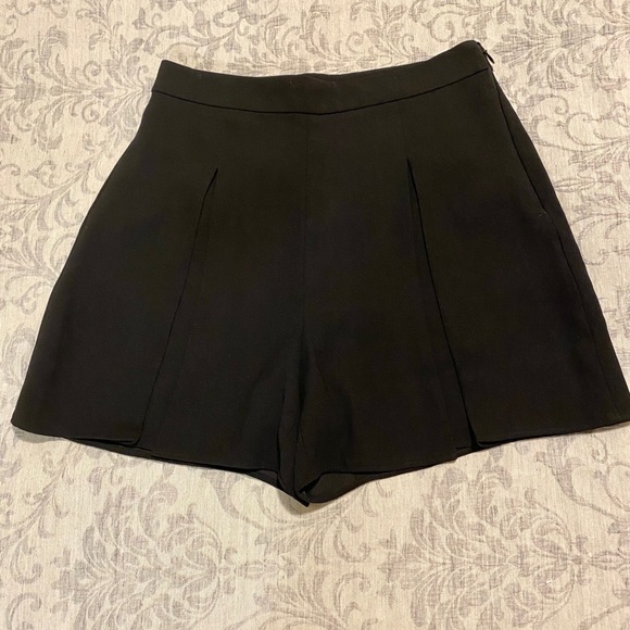J.Crew pleated short in 365 Crepe - Picture 1 of 3